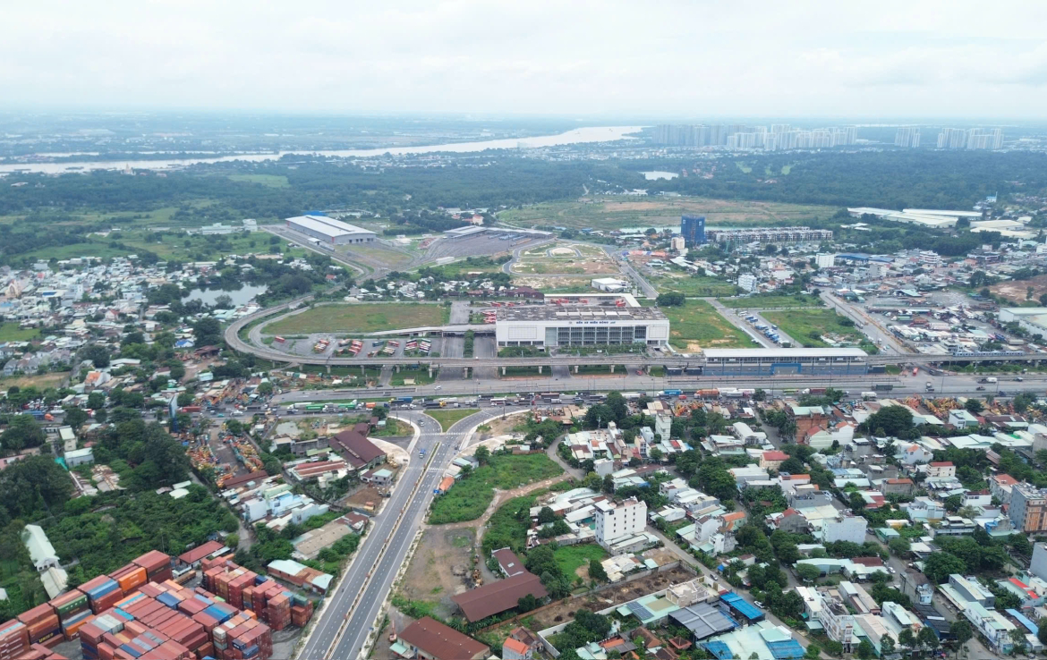 đất mặt tiền thống nhất gần bến xe miền đông