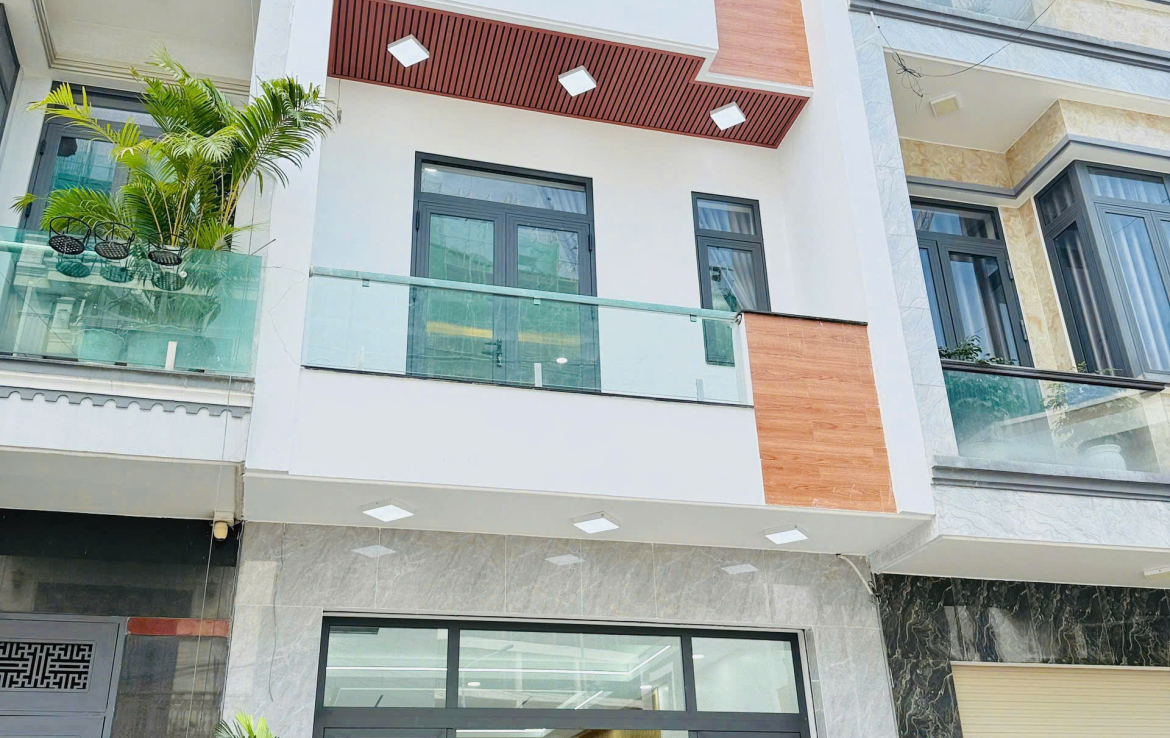 Bán nhà gần vincom HCM