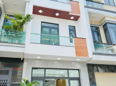 Bán nhà gần vincom HCM