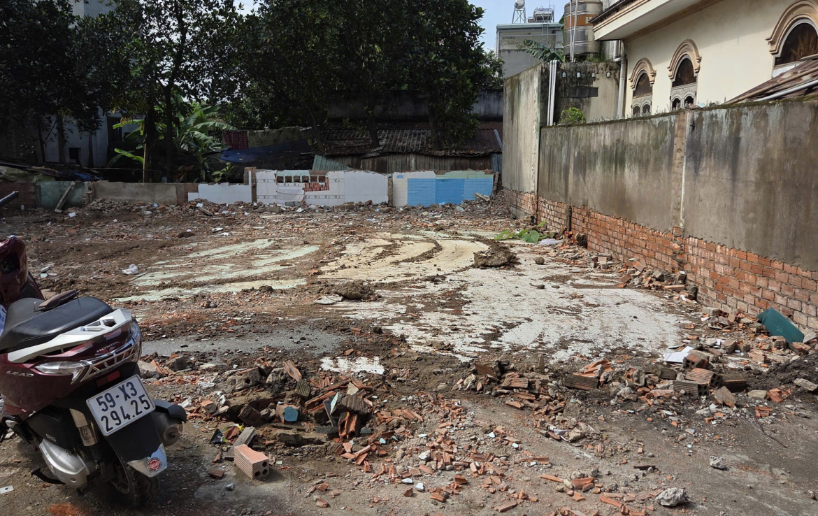 đất đông hòa gần làng đại học