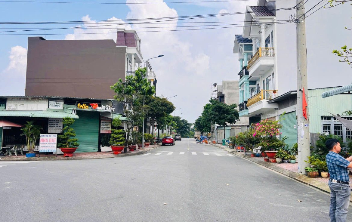 đất dự án phúc đạt dĩ an