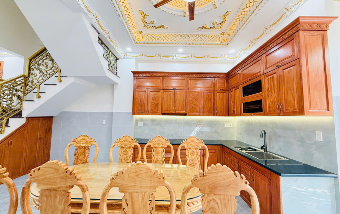 nhà mặt tiền đông hòa