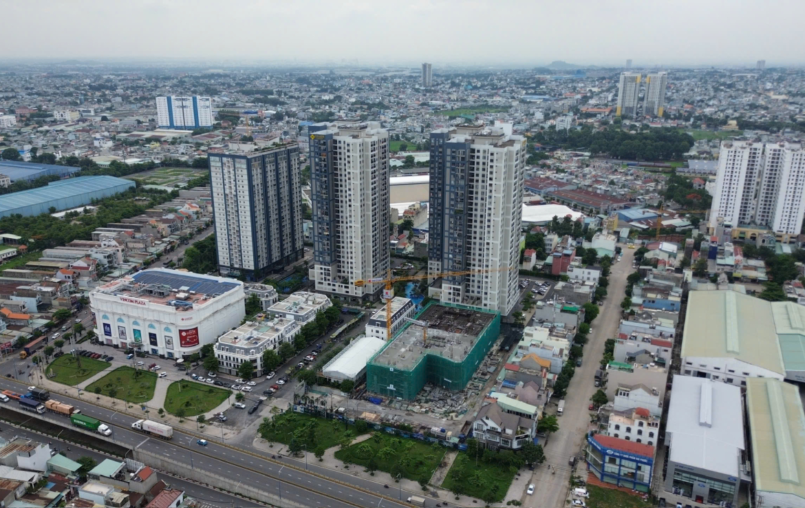 đất mặt tiền lớn dĩ an