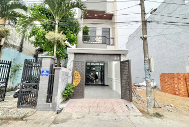 nhà gần ngã ba ông xã