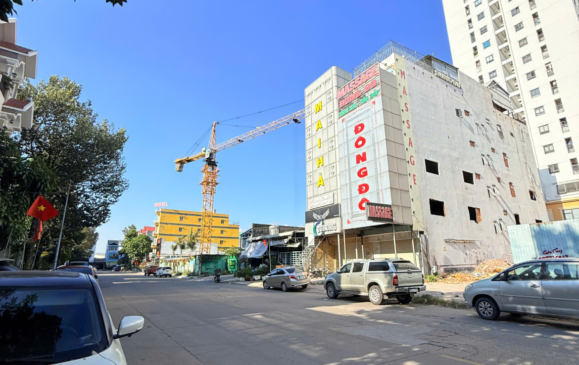 đất mặt tiền vincom dĩ an