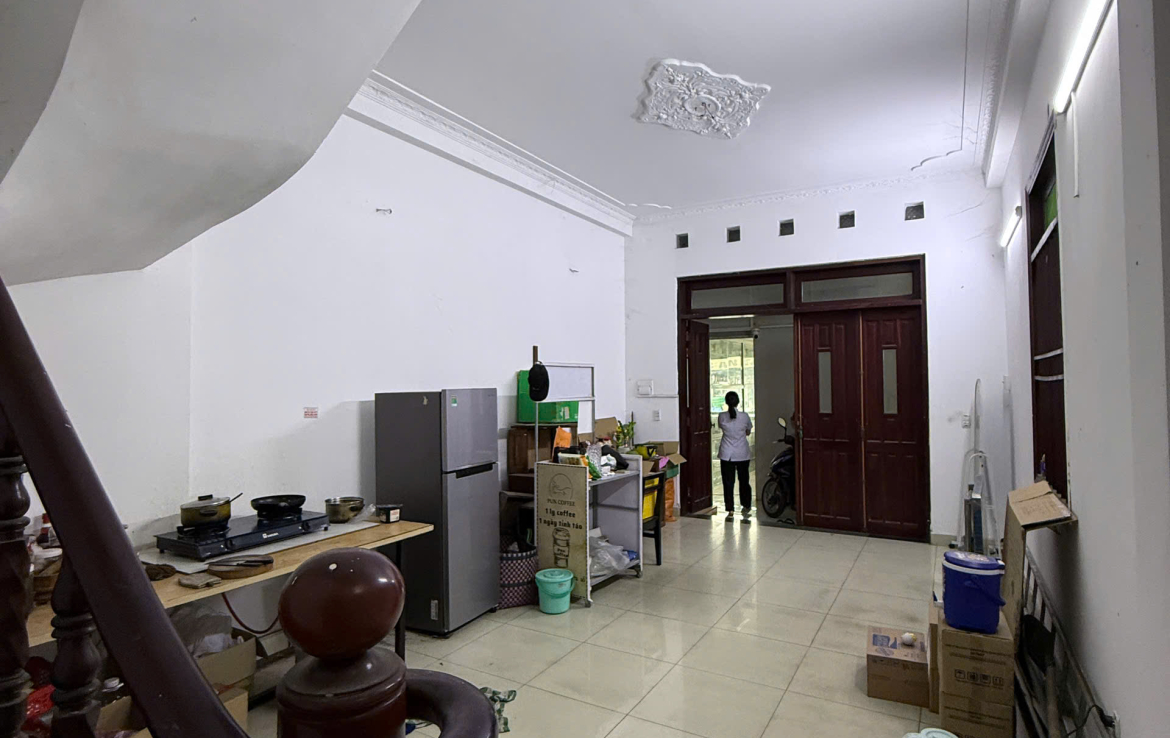 nhà mặt tiền Lê Hồng Phong HCM