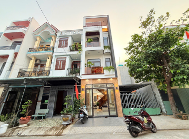 nhà gần chợ đầu mối