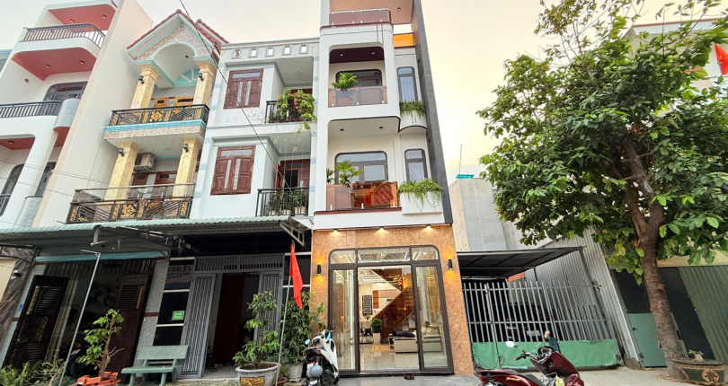 nhà gần chợ đầu mối