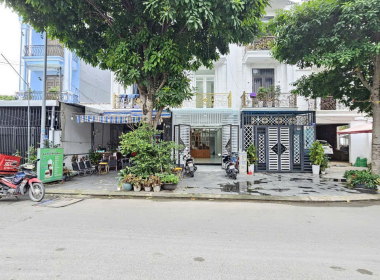 nhà mặt tiền đông tác