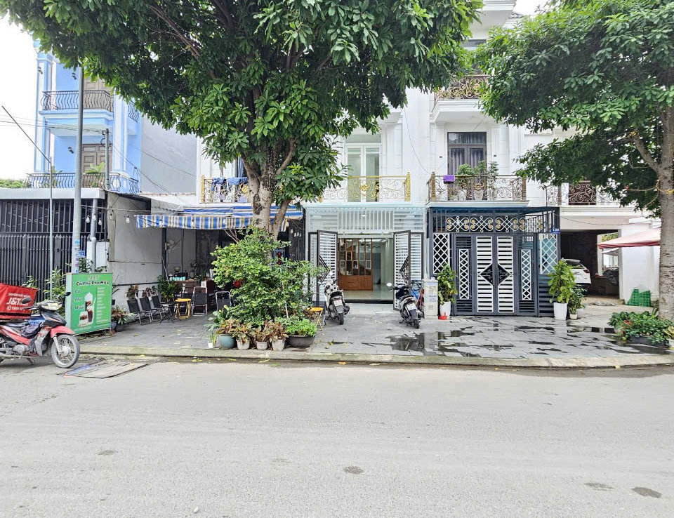 nhà mặt tiền đông tác