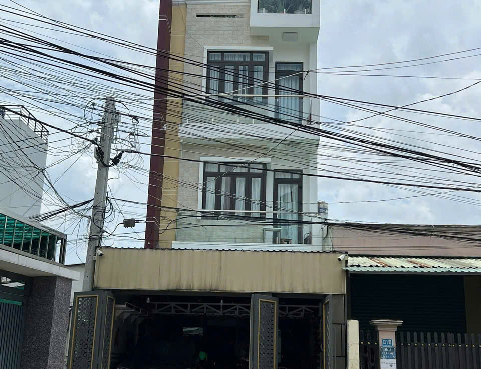 nhà gần himlam phú đông