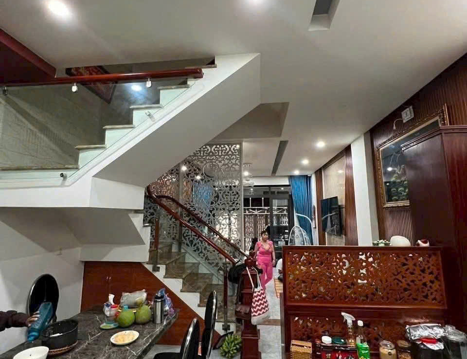 nhà gần himlam phú đông
