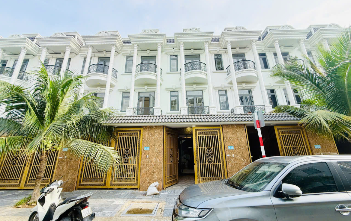 bán nhà kdc hoàng hùng nguyễn thị khắp dĩ an