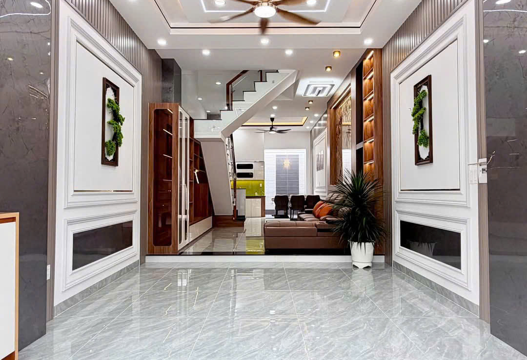 nhà gần chợ ga dĩ an
