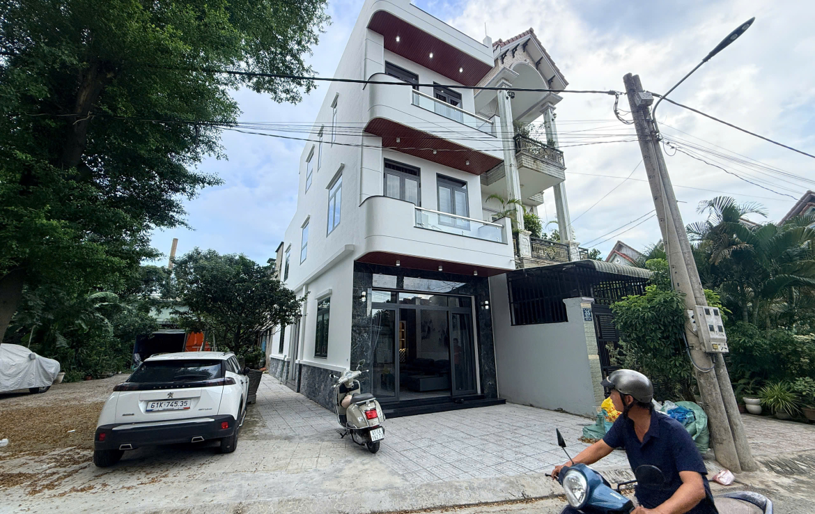 nhà gần vincom dĩ an