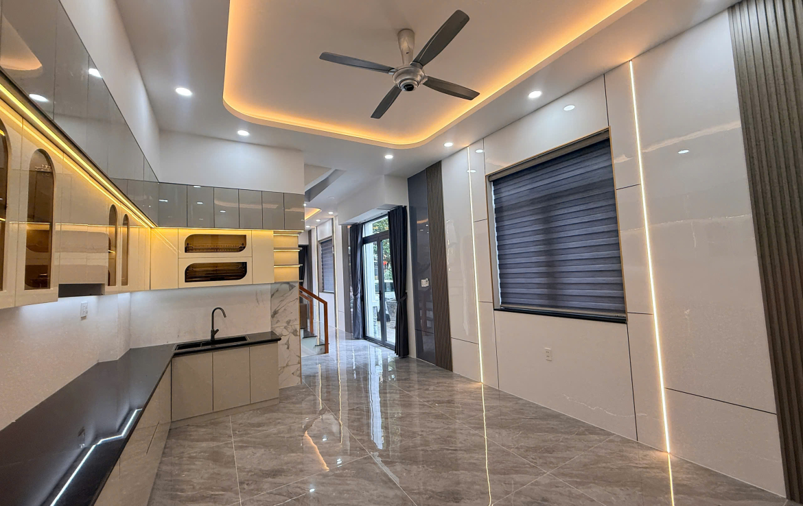 nhà gần vincom dĩ an